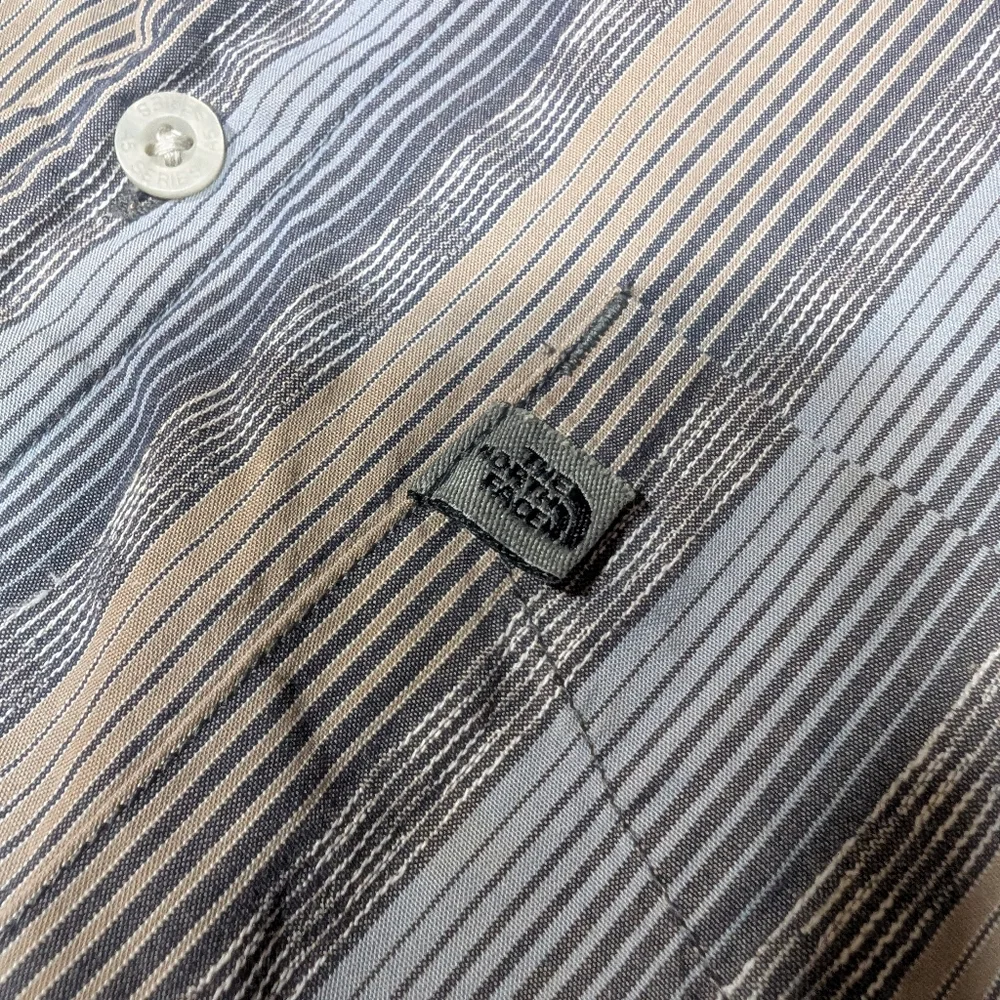 The North Face Men's L Striped‎ Button-Up Vintage Style